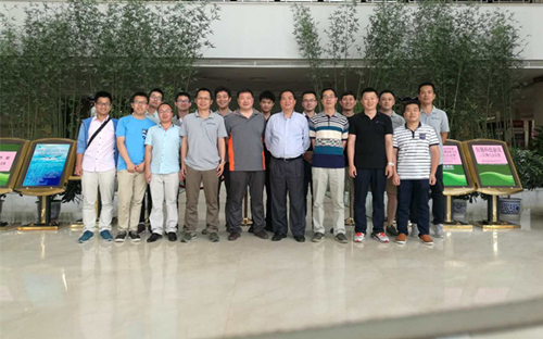 伍强科技召开年中项目经理培训会